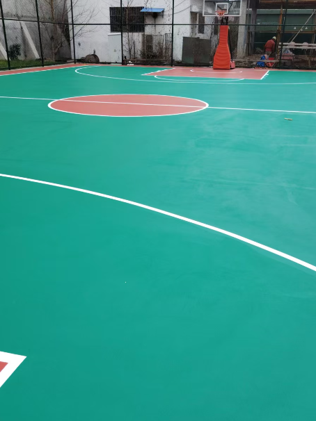 湘潭 球场长期使用易出现地面开裂